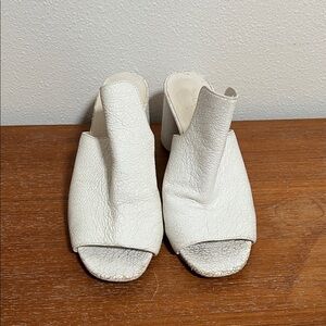 Vince Tanay White Textured Mules Size 8